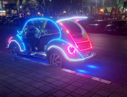 Mobil Hias Warnai Hiburan Wisatawan di Alun Alun Kota Batu Malang