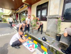 Ciptakan Lingkungan Kantor Yang Bersih Dan Asri, Personel Sat Samapta Lakukan Ini !!