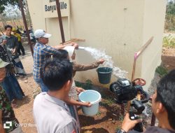 Polisi Bangun Sumur Bor di Banyuwangi Warga Bisa Nikmati Air Bersih Meski Musim Kemarau