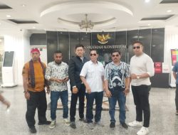 Aliansi Penegak Konstitusi Menggelar Aksi Unjuk Rasa Di Depan Gedung Mahkamah Konstitusi Jakarta