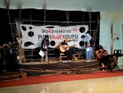 Kolaborasi Puisi, Musik dan Tari Menolak Korupsi di Bojonegoro