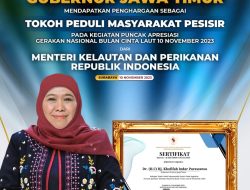 Gubernur Khofifah Raih Penghargaan Tokoh Peduli Masyarakat Pesisir dari KKP RI