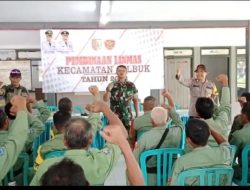 Polisi Bersama TNI Bekali Pelatihan Pengamanan Pemilu 2024 Kepada Anggota Linmas di Jember