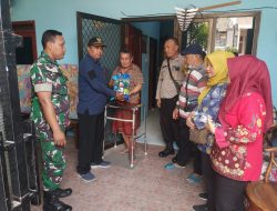 Lurah Babat Jerawat Kecamatan Pakal Kunjungi Balita Stunting