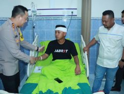 Kapolres Gresik Jenguk Korban Kerusuhan Suporter Stadion Gejos di RS Bhayangkara Polda Jatim