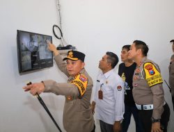 Kapolrestabes Surabaya Cek Kesiapan Pengamanan Gudang Logistik KPU