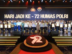 Kapolri Berikan Dua Hadiah Besar Untuk Kemajuan Divisi Humas Polri