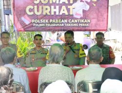Polres Tanjungperak Sampaikan Pesan Pemilu Damai Melalui Jumat Curhat
