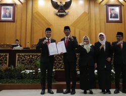 Di Hari Pahlawan, APBD Surabaya 2024 Disahkan Dengan Nilai 10,9 Triliun