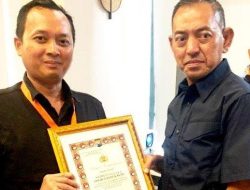 Kasatnarkoba Polres Bangkalan Mendapatkan Penghargaan, Atas Berhasilnya Gagalkan Pengiriman 1 Kg Sabu Via Ekspedisi