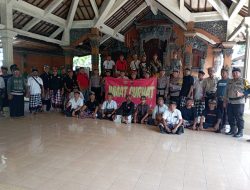 Dengarkan Keluhan Masyarakat Polsek Denpasar Barat Gelar Jumat Curhat Diwantilan Pura Dalem