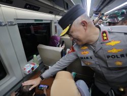 Pastikan Nataru Aman, Kapolda Jatim bersama Forkopimda Kunjungi Sejumlah Terminal dan Stasiun
