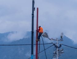 PLN Sambung Jaringan Listrik ke 3 Desa Kabupaten Jayapura, 279 KK Kini Terang Benderang Menyala 24 Jam