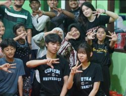 FIKOM UC Bersama Karang Taruna Lebak Arum Menggelar Sosialisasi Pentingnya Penanaman Karakter di Era Digital