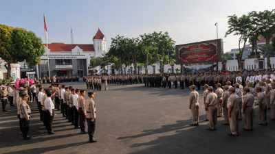 158 Personil Polrestabes Surabaya Naik Pangkat, 90 Masuk Masa Purna Tugas