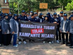 Dukung Pemilu 2024 Yang Sehat Sehat, Mahasiswa di Tuban Bentangkan Spanduk “Mahasiswa Tuban Tolak Kampanye Hitam”