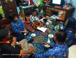 Lurah Sidodadi Jenguk Ketua RW Yang Sakit dan Berikan Motivasi