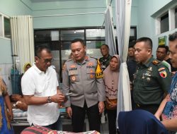 Kapolres Bondowoso Bersama Forkopimda Datangi Lokasi yang Terdampak Puting Beliung