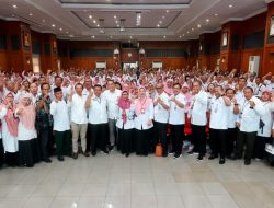BERI PENGARAHAN PADA GURU DAN KEPALA SEKOLAH, WALI KOTA ERI CARI SKEMA OPTIMALKAN BOPDA UNTUK SWASTA YANG MEMBUTUHKAN