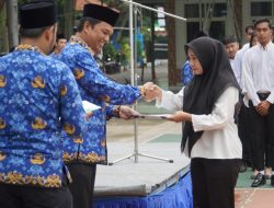 130 Tenaga Kontrak Perumda Delta Tirta Sidoarjo Terima SK Karyawan Tetap