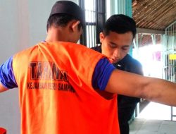 Pastikan Steril dari Barang Terlarang, Rutan Sampang Rutin Laksanakan Pemeriksaan Terhadap Tahanan yang Menghadapi Sidang
