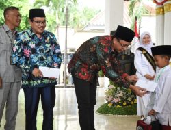 Bupati Sidoarjo Doakan Peserta Khitan Massal Jadi Anak Sholeh