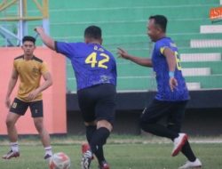 Pererat Tali Silahturahmi, Lapas Pemuda Madiun Gelar Pertandingan Sepak Bola dengan Polres Madiun Kota