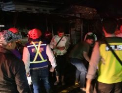Polisi Selidiki Penyebab Kebakaran di Karanglo, Tiga Warung Ludes Terbakar