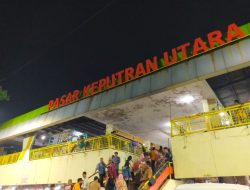 PD PASAR SURYA AJAK PEDAGANG PASAR KEPUTRAN UTARA BERJUALAN DI STAND MASING-MASING