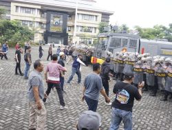 Polresta Sidoarjo Gelar Simulasi Pengendalian Massa