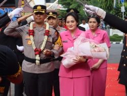Gelar Pisah Sambut Kapolres Kediri Kota dari AKBP Tenddy Candra Kepada Penggantinya AKBP Bramastyo Priaji