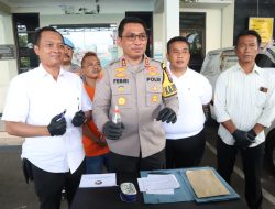 Nyabu Saat Hari Pencoblosan, Satresnarkoba Polres Bangkalan Ciduk Pelaku di Rumahnya