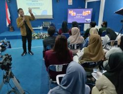 Kominfo Jatim dan Stikosa AWS Gelar Sosialisasi Literasi Digital Pemilih Gen Z