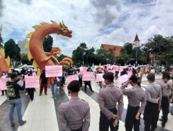 Aksi Unjuk Rasa GRUDUK di Mapolrestabes Surabaya Berjalan Lancar