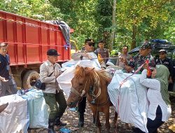 Kapolda Jatim Laksanakan Patroli Bermotor dan Bakti Sosial di Sampang