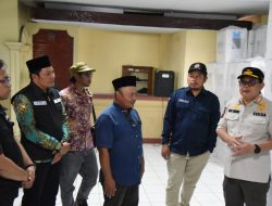 Wabup Sidoarjo Dampingi Plh. Gubernur Jatim Tinjau Logistik Pemilu