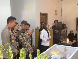 Kapolresta Malang Kota Takziah ke Rumah Duka Ketua KPPS Kelurahan Polehan