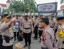 Polrestabes Surabaya Gelar Apel Perlengkapan Personil Pengamanan TPS Pemilu 2024 