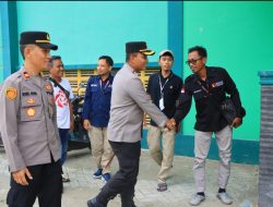 Didampingi Pejabat Utama Kapolres Tuban Memastikan Penghitungan Suara Pemilu 2024 Berjalan Aman dan Lancar