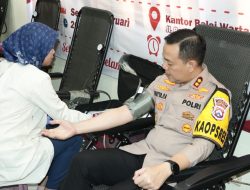 Kapolres Gresik ikut Donor Darah Peringatan Hari Pers Nasional 2024 Bersama KWG