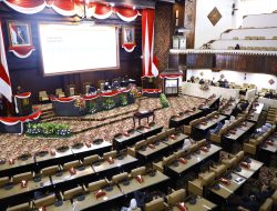 Sampaikan LKPJ Tahun 2023, Pj. Gubernur Adhy : Capaian Kinerja Pemprov Jatim Naik 0,07 Persen Mencapai 97,77