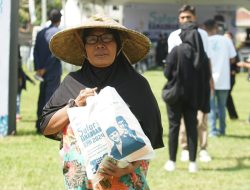Safari Ramadan BUMN 2024, PLN Berikan 1.000 Paket Sembako Murah ke Masyarakat Lombok Tengah