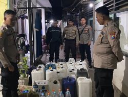 Polres Situbondo Berhasil Amankan Puluhan Jerigen Isi Arak Saat Operasi Pekat Semeru 2024
