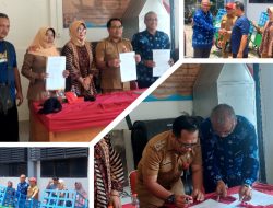 Warga Kelurahan Tambakwedi Surabaya Mendapatkan Bantuan 3 Grobak dari Ketua WC-KOE