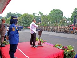RAYAKAN HUT SATPOL PP DAN DAMKAR, WALI KOTA ERI MINTA JIWA KORSA MENULAR KE SEMUA JAJARAN PEMKOT