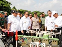 Terima Bantuan Alsintan, Pj. Gubernur Adhy Optimis Produksi Pertanian Jatim Meningkat dan Pertahankan Status Lumbung Pangan Nasional