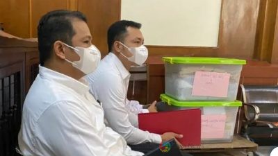 Kejati Jatim Eksekusi Dua Polisi Terpidana Tragedi Kanjuruhan ke Rutan Surabaya