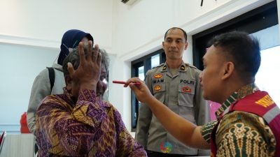 Bakti Kesehatan Polres Ponorogo Gelar Screening Katarak dan Bibir Sumbing