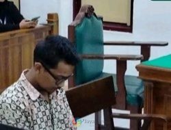 JPU Tuntut 12 Bulan Penjara, Ketua PPK Medan Timur Tertunduk Lemas