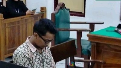 JPU Tuntut 12 Bulan Penjara, Ketua PPK Medan Timur Tertunduk Lemas